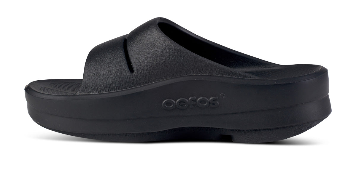 OOFOS Women's OOmega OOahh Slide - Black