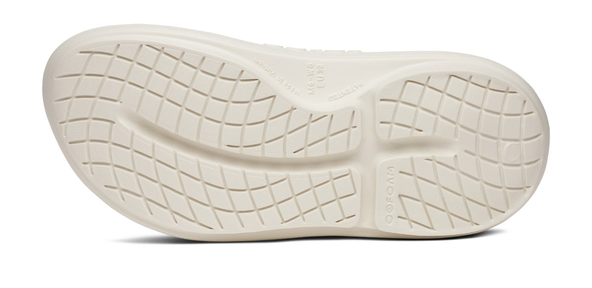 OOFOS Women's OOyea Slide - Chalk