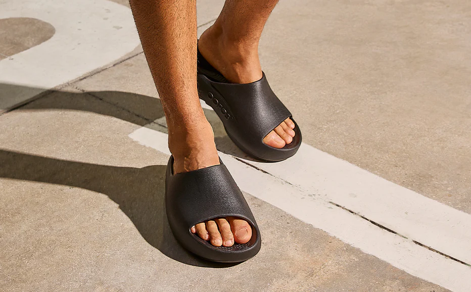 OOFOS Men's OOahh PLUS - Black