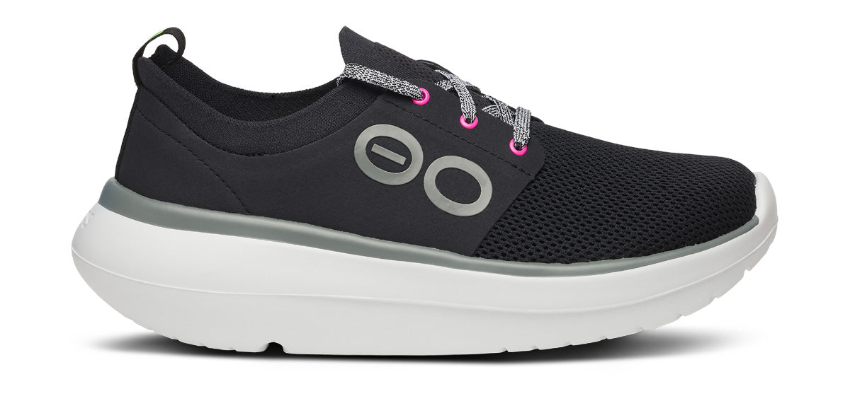 OOFOS Women's OOmy Stride Shoe - White/Black