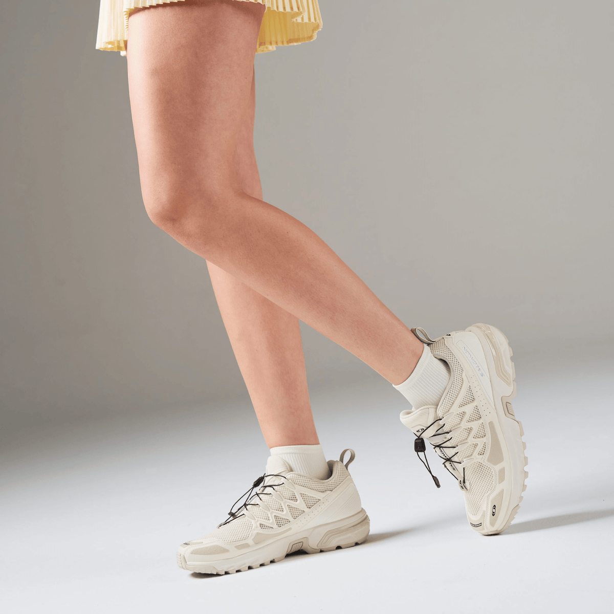 Feetures Elite Light Cushion Quarter Socks