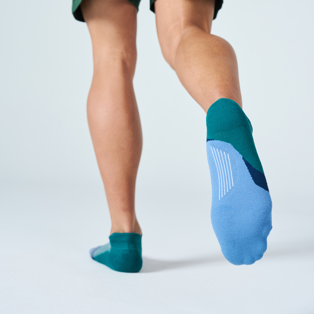 Feetures Elite Light Cushion Tab Socks
