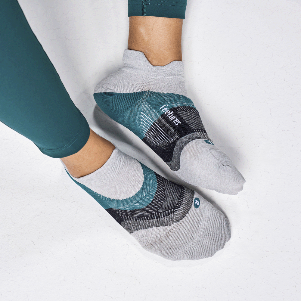 Feetures Elite Ultra Light Cushion Tab Socks