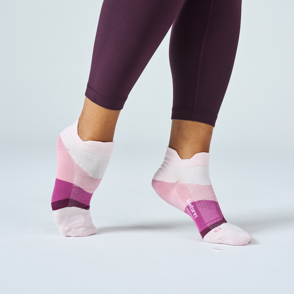 Feetures Elite Ultra Light Cushion Tab Socks