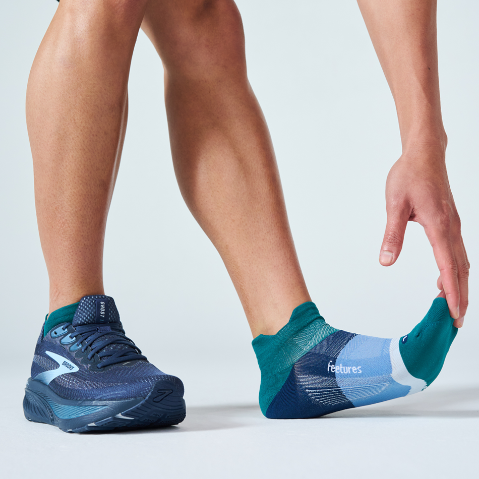 Feetures Elite Ultra Light Cushion Tab Socks