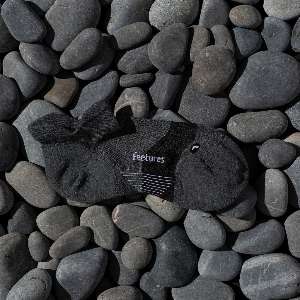 Feetures Merino 10 Cushion Tab Socks