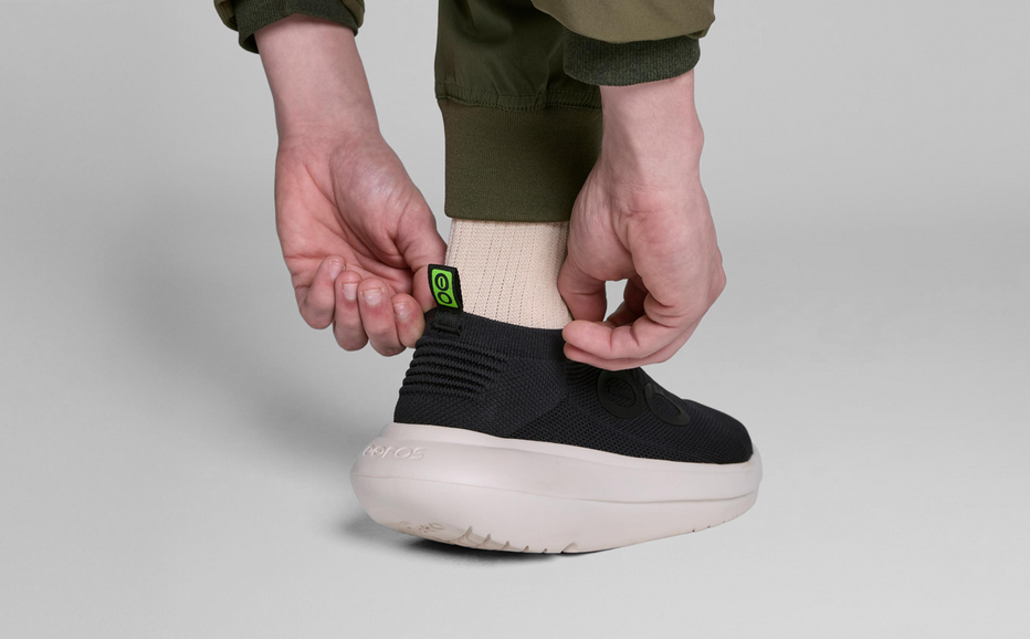 OOFOS Men's OOmy Zen - Chalk/Black