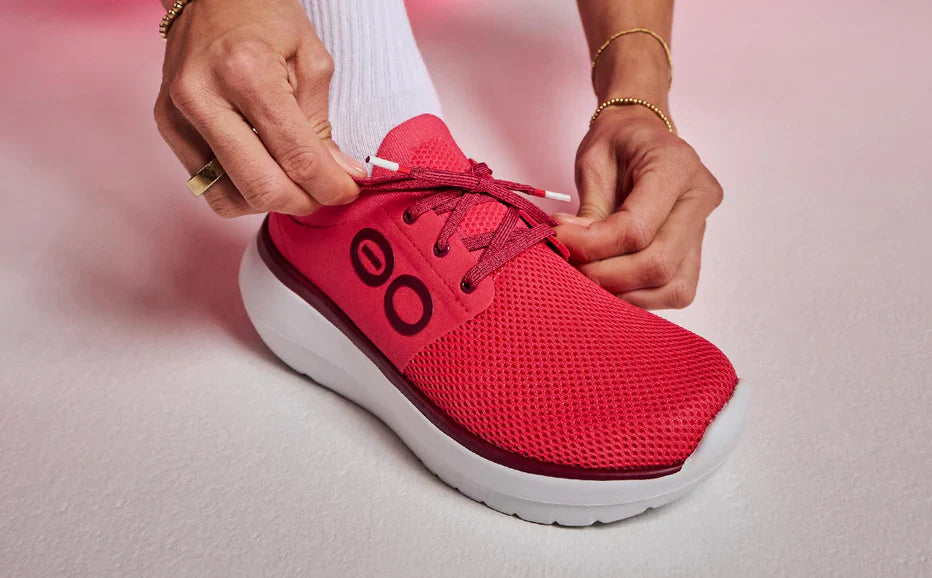 OOFOS Women's OOmy Stride Shoe - Neon Berry