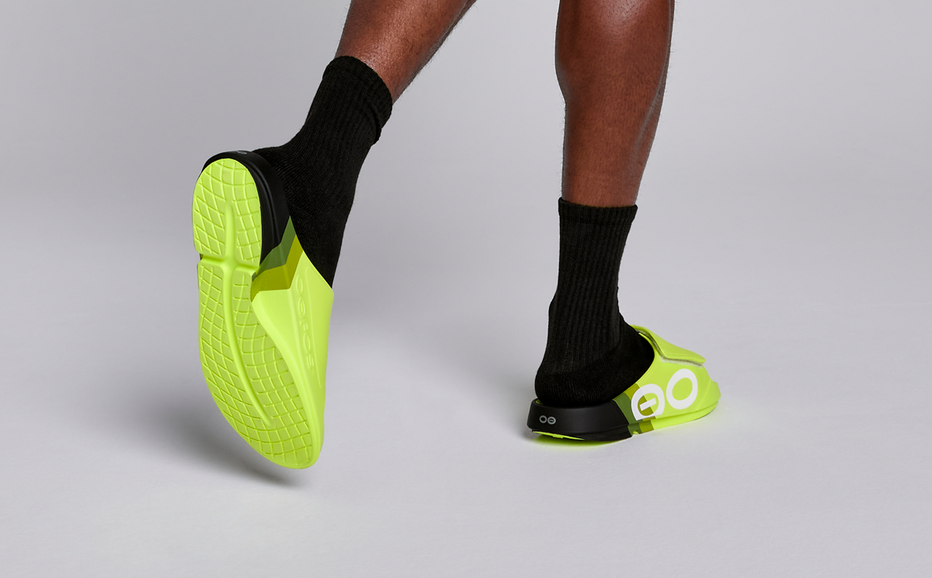 OOFOS Men's OOahh Sport Flex LTD Edition Slide - Electro Rally